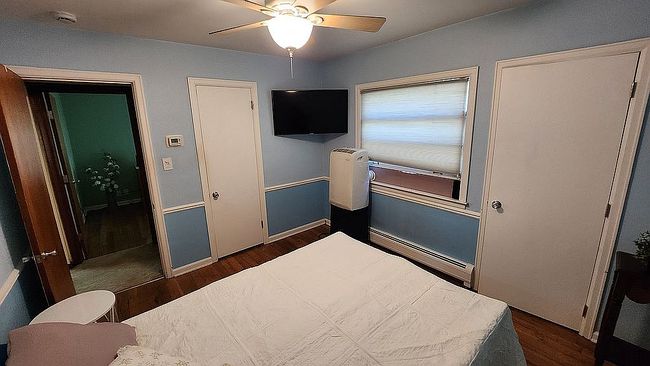 Photo of 23017 Hawthorne St, Farmington, MI