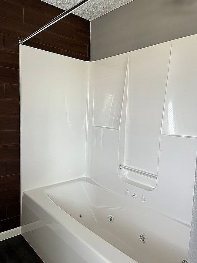Photo of 2008 Marina Rd Se, Mandan, ND