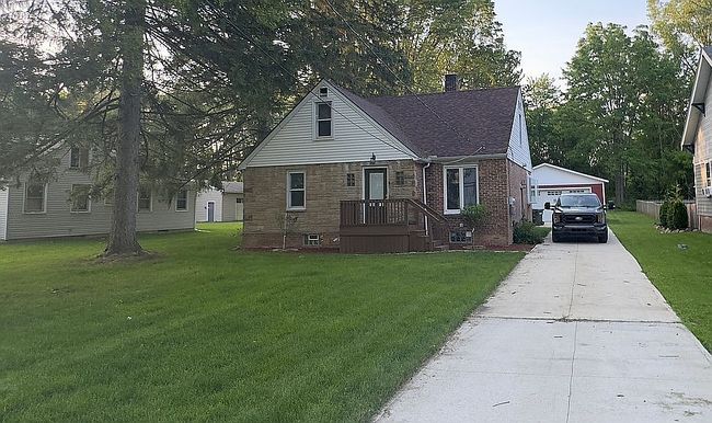 Photo of 25642 Water St, Olmsted Falls, OH