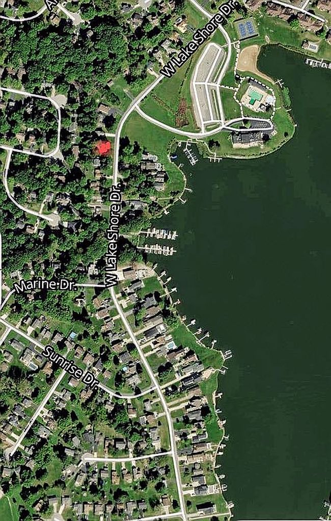 Photo of 3580 W Lakeshore Dr, Crown Point, IN