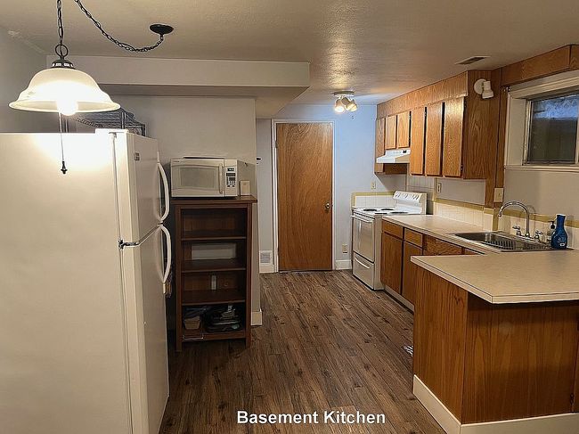 Image of 210 E 2100 S
