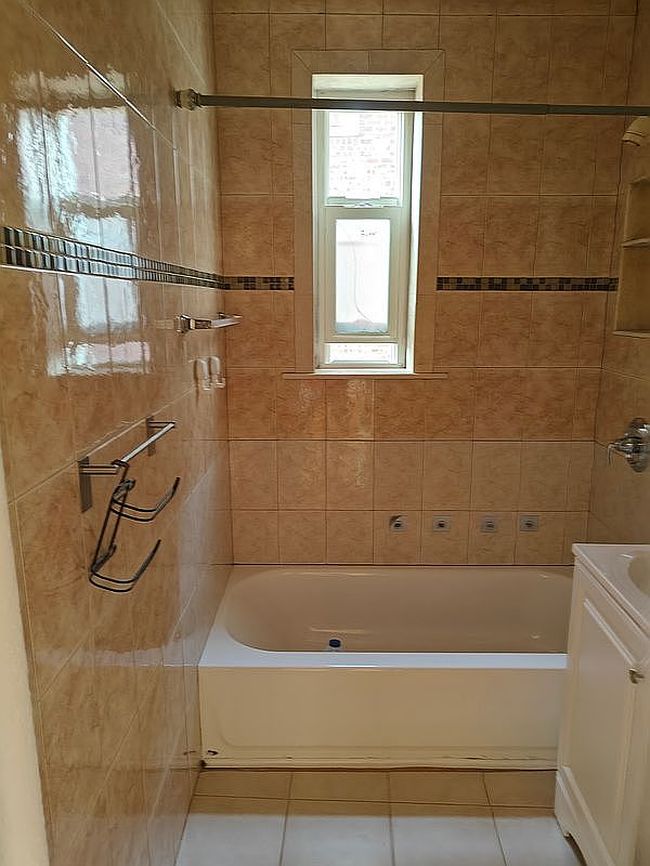 Photo of 2090 Barnes Ave Apt 3, Bronx, NY