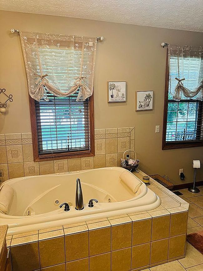 Photo of 115 Greenbrier Ln, Davisville, WV