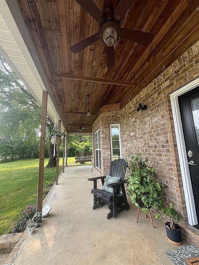Image of 670 Golf Dr