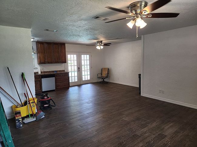 Photo of 1220 Crestview Dr, Vidor, TX