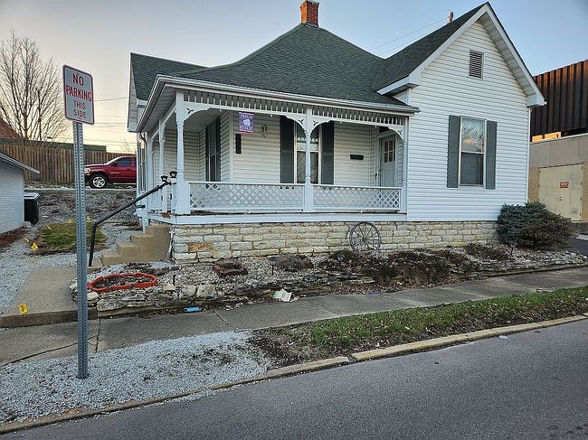 Image of 215 N East St