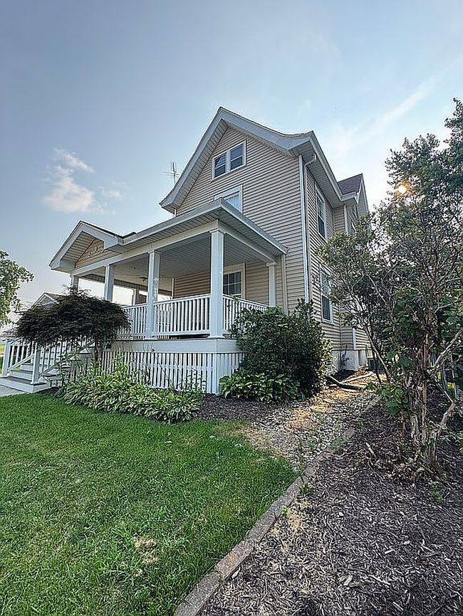 Photo of 505 N Center St, Clinton, IL