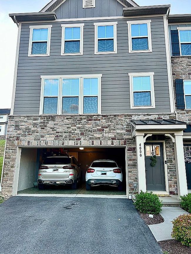 Photo of 4000 Saint Andrews Ct, Jeannette, PA