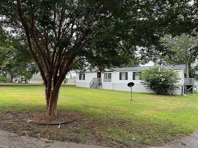 Photo of 115 Gray Court Estates Dr, Gray Court, SC