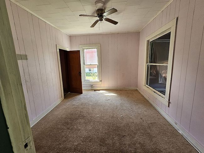 Additional photo 2 of property located at 114 E Walnut St