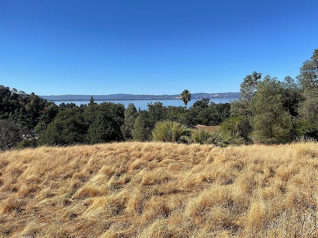 Photo of 6621 Logan Dr, Lucerne, CA