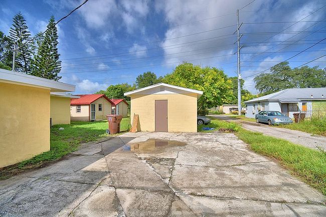 Image of 618 Booker Ave