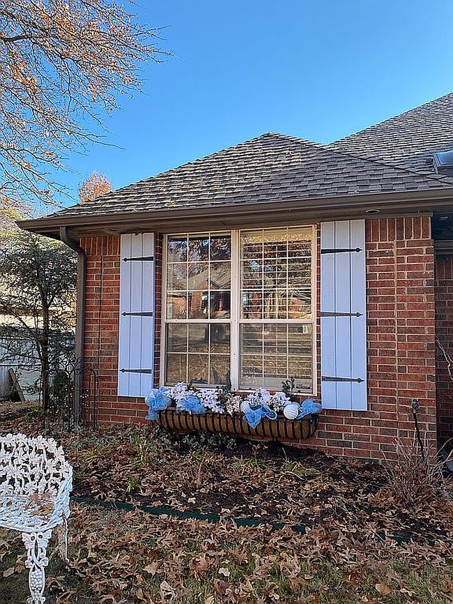 Image of 108 N Bradbury Dr