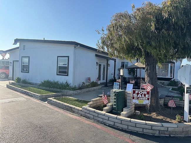Photo of 21851 Newland St Space 232, Huntington Beach, CA