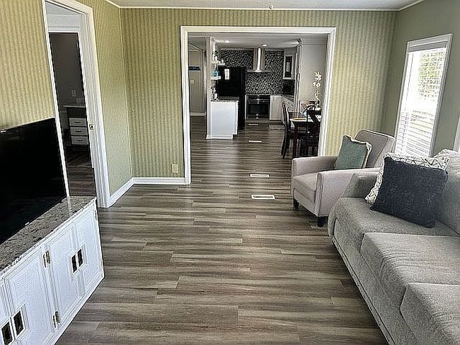 Image of 143 E Caribbean