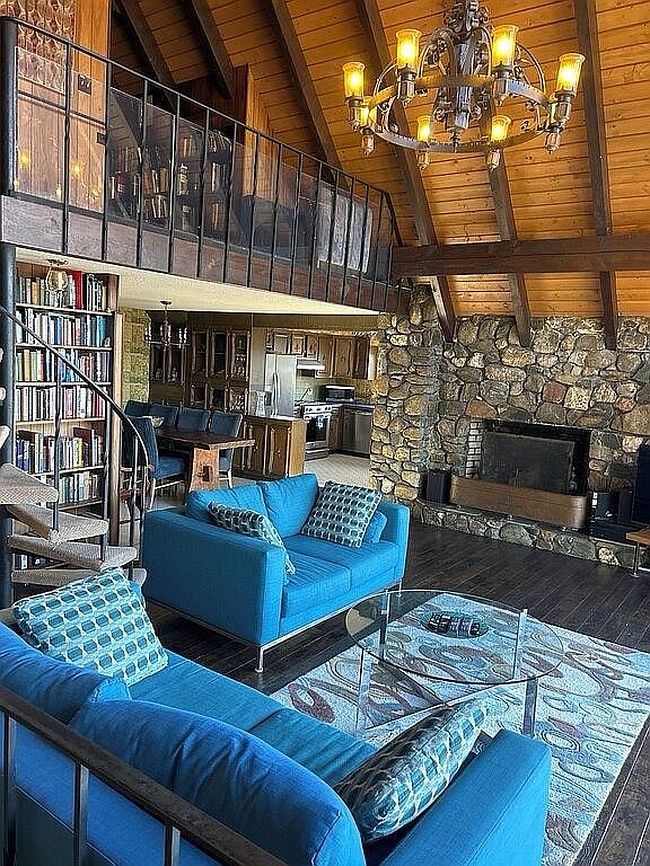 Photo of 1150 Perry Hill Rd, Waterbury, VT