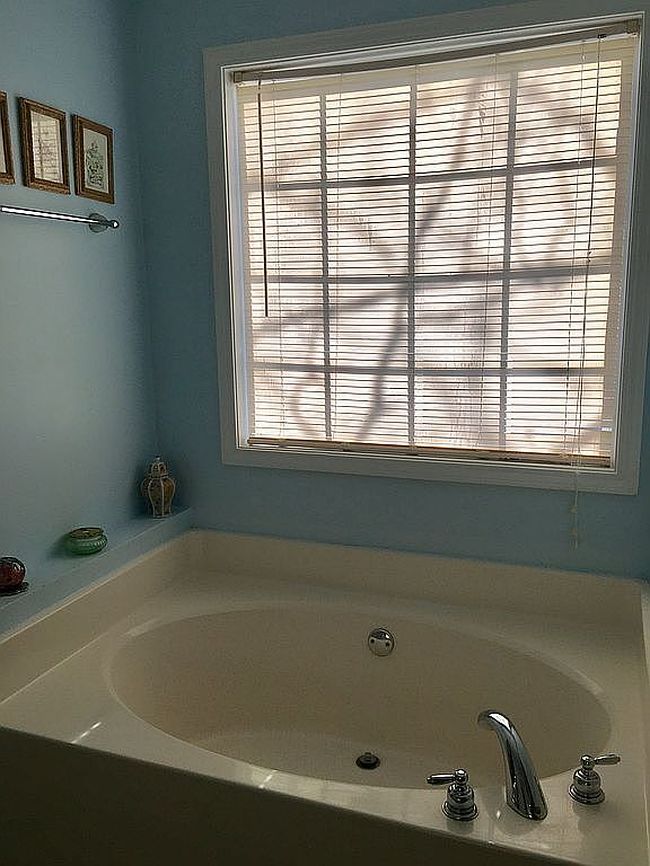 Photo of 256 E Creek Bnd, Athens, GA