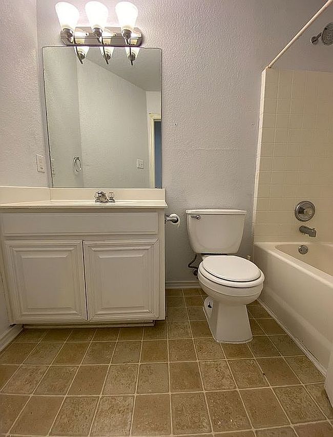 Photo of 6050 Lakefront St, San Antonio, TX
