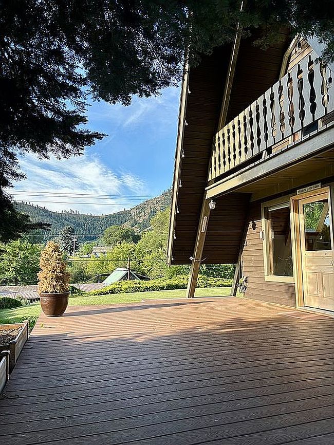 Additional photo 3 of property located at 6154 Pioneer Ave