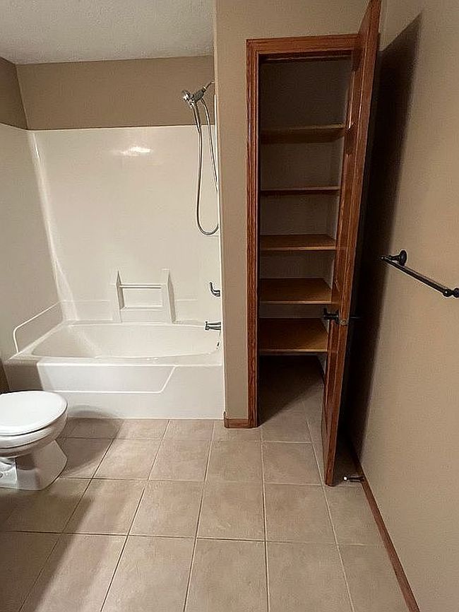 Preview of property located at 1208 S Hyde Park Ave