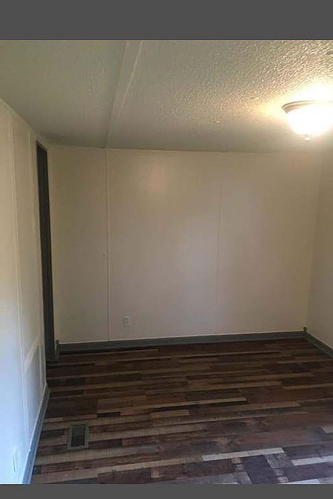 Image of 240 Shannon Dr