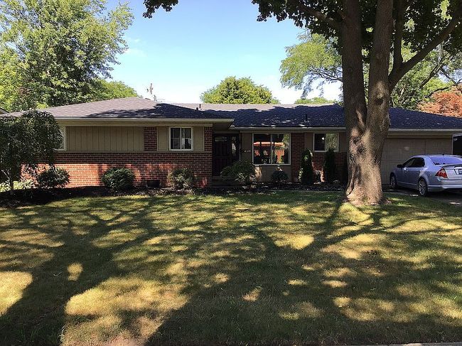 Photo of 34318 Munger Dr, Livonia, MI