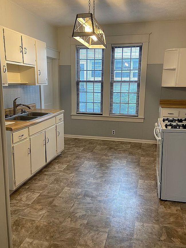Photo of 121 Elkins St, Beckley, WV