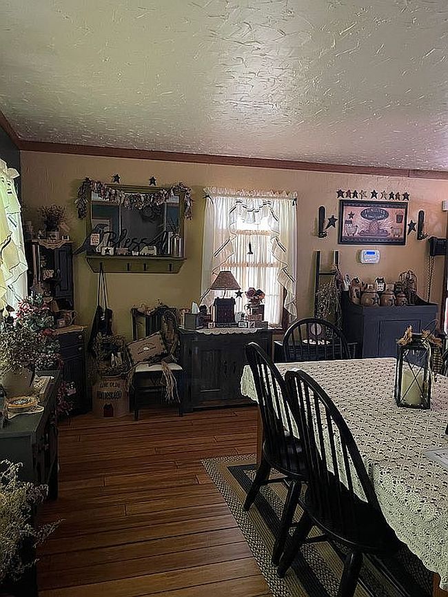 Image of 3852 Big Grave Creek Rd