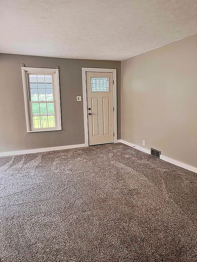 Photo of 1517 Wampum Rd, Ellwood City, PA