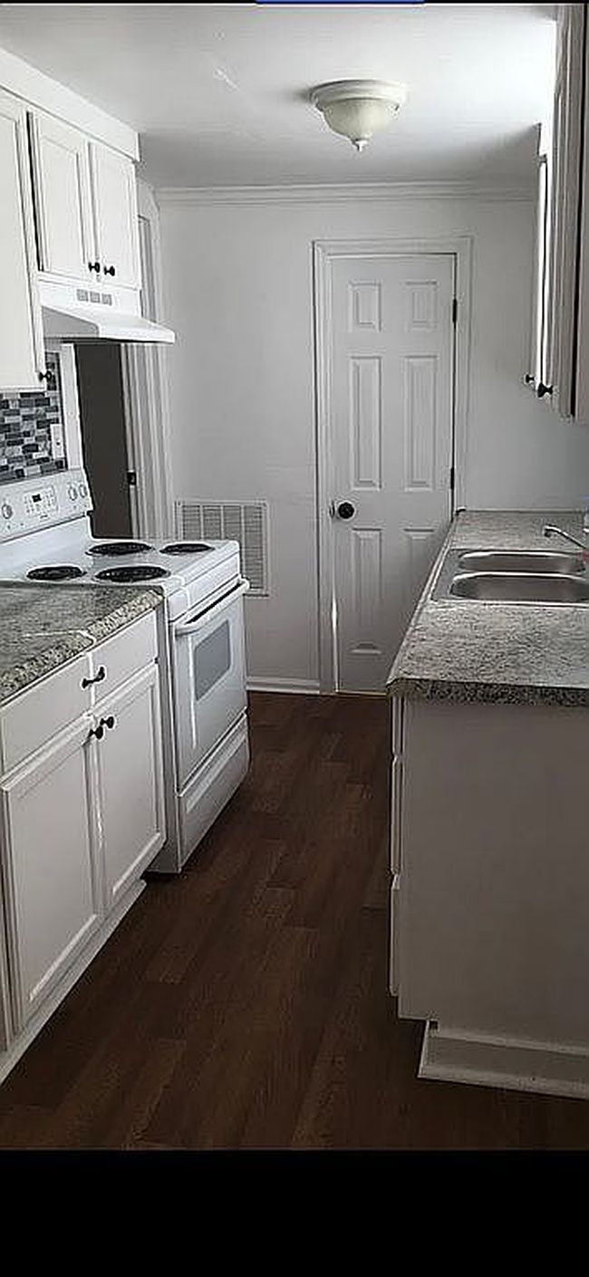 Image of 2026 Clark St