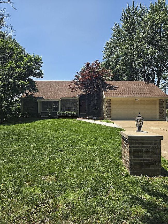 1801 Nw 11th St, Blue Springs, MO