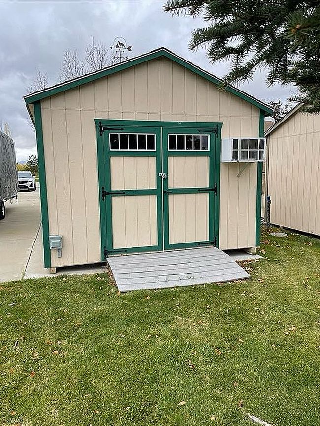Photo of 1205 N Country Club Dr #104, Deer Park, WA