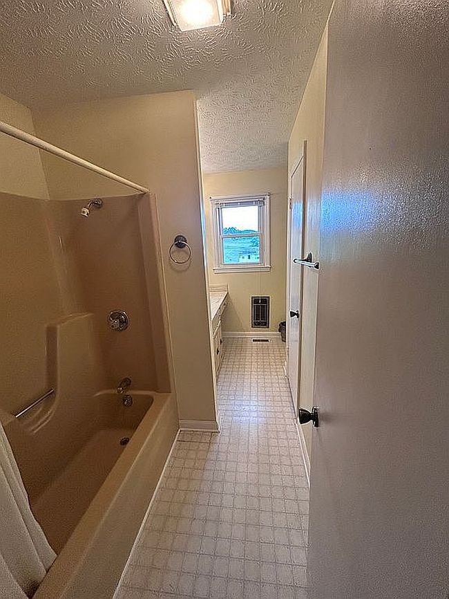 Image of 144 Francisco Ln