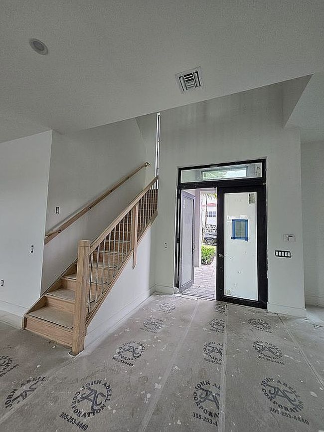 Image of 3515 Ashwood Cir S