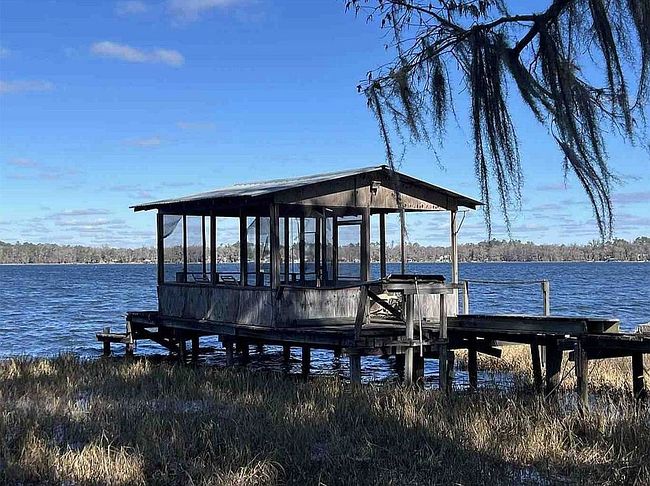 1827 Ne Cherry Lake Cir, Madison, FL