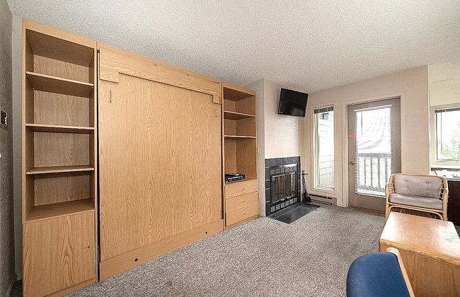 Image of 274 Lake Dr