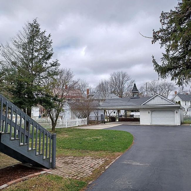 Image of 1110 Buckland Ave