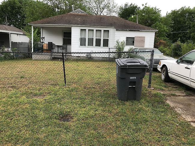 Image of 224 E 27th Ct N