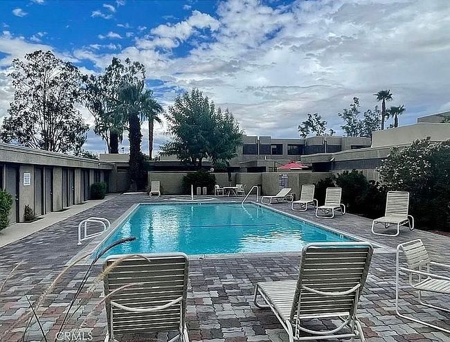 Photo of 425 Bradshaw Ln, Palm Springs, CA