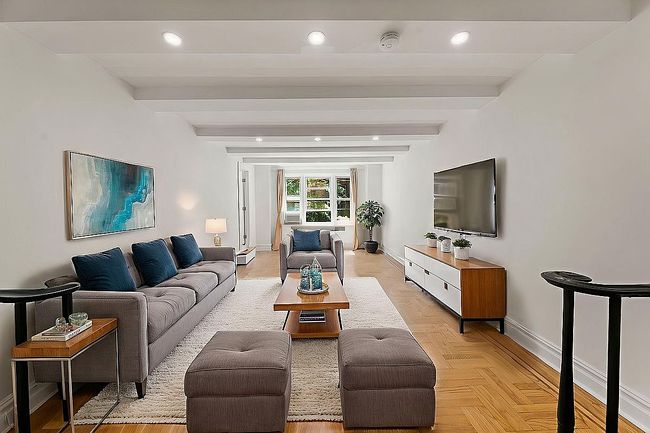 Photo of 152 E 94th St Apt 2J
