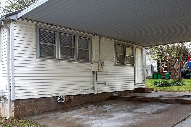 Image of 407 Center St
