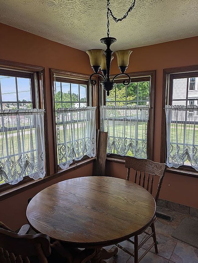 Photo of 601 S Chestnut St, Barnesville, OH