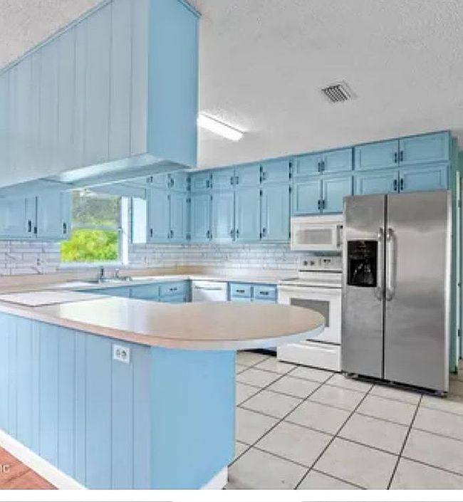 Image of 214 E Main St