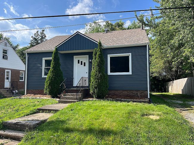 Photo of 2033 Franklin Pl Nw, Canton, OH