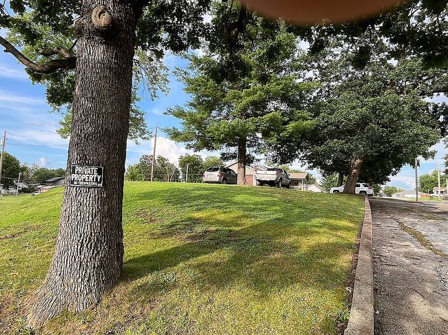 Photo of 446 E 10th St, Baxter Springs, KS