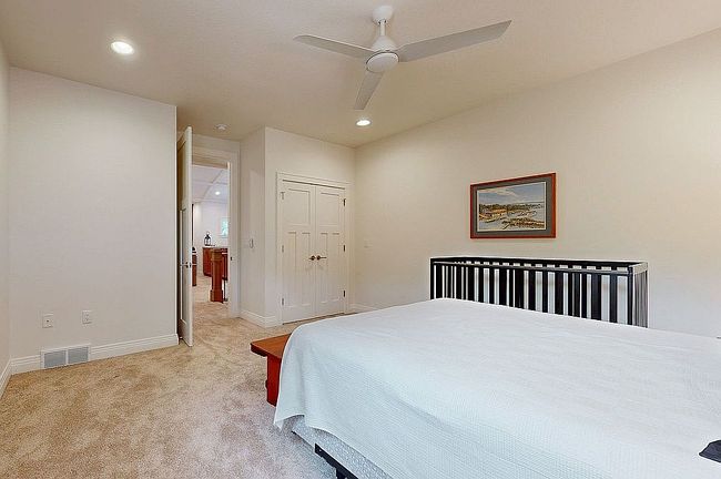 Additional photo 2 of property located at 2914 Okoboji Blvd