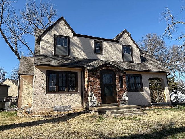 Image of 9008 E Truman Rd