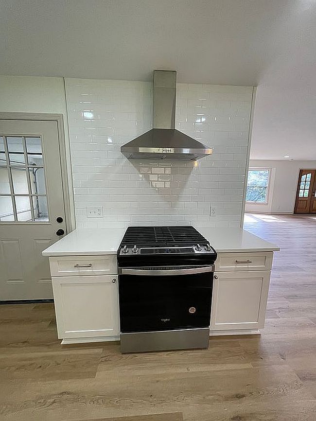Image of 100 N Tibbs Rd