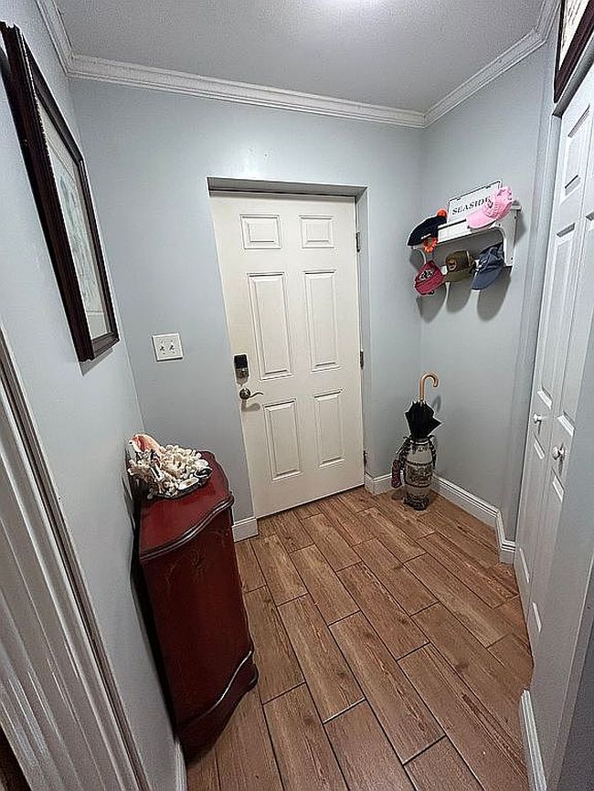 Additional photo 3 of property located at 5717 Thomas Dr Unit 108