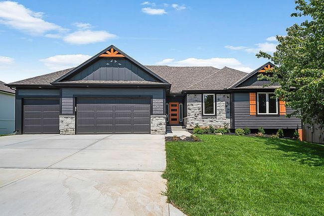 Preview of property located at 1909 Sw Wall Street Cir